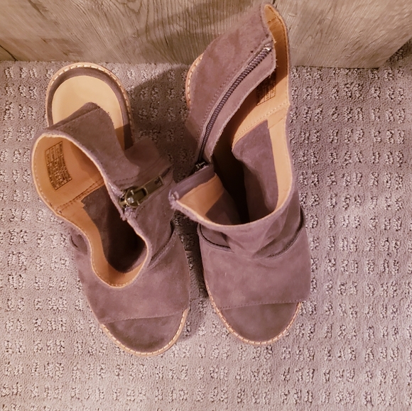 UGG Valencia Peep Toe Ankle Boots - Picture 7 of 12